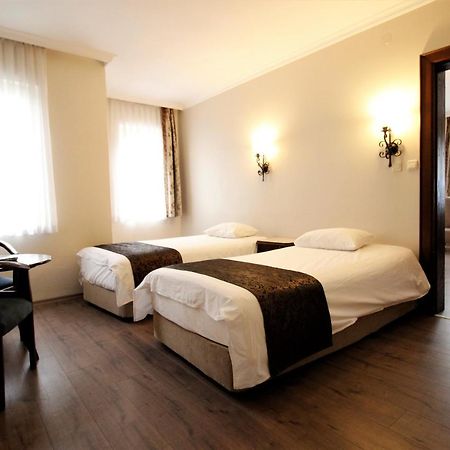 Montania Town Hotel Муданья Екстер'єр фото