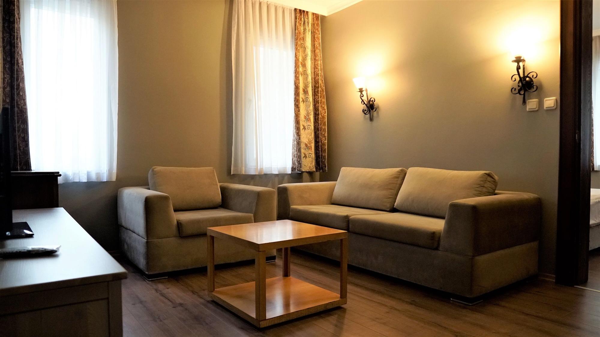 Montania Town Hotel Муданья Екстер'єр фото