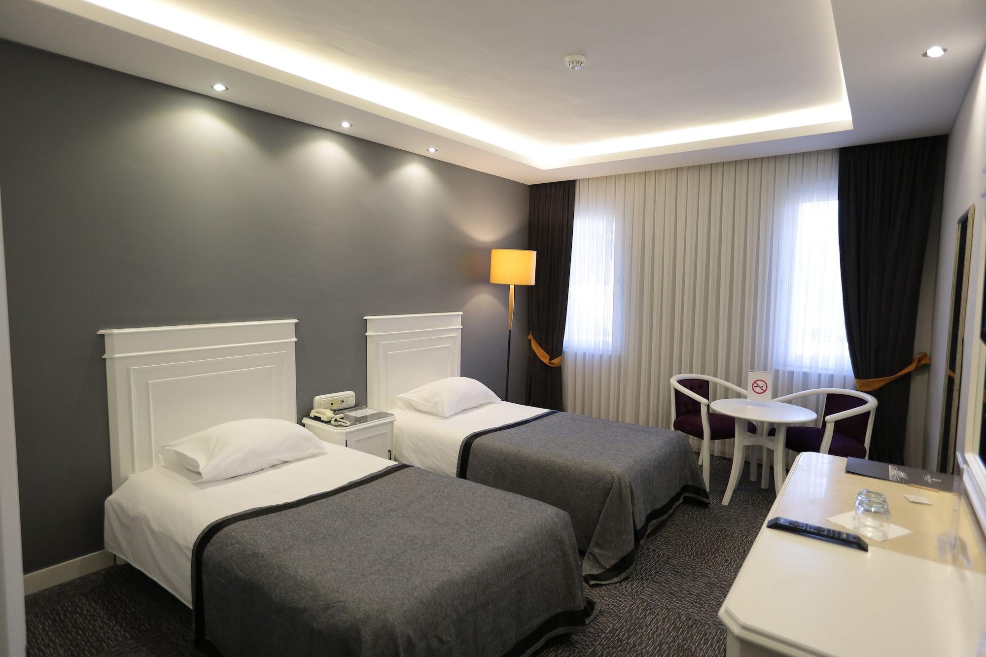 Montania Town Hotel Муданья Екстер'єр фото