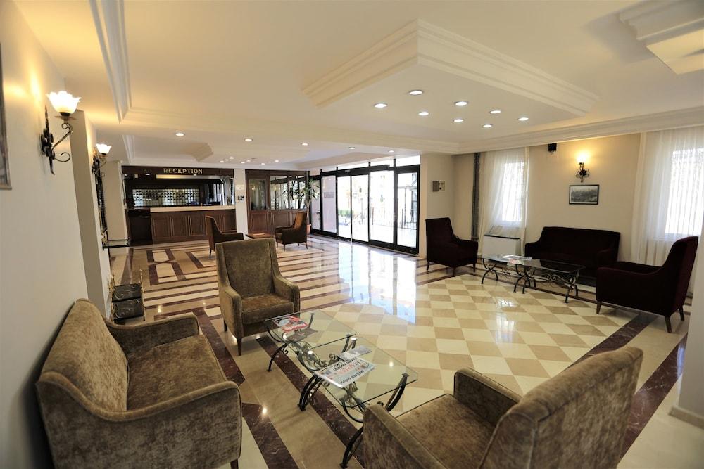 Montania Town Hotel Муданья Екстер'єр фото