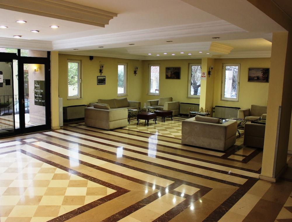 Montania Town Hotel Муданья Екстер'єр фото