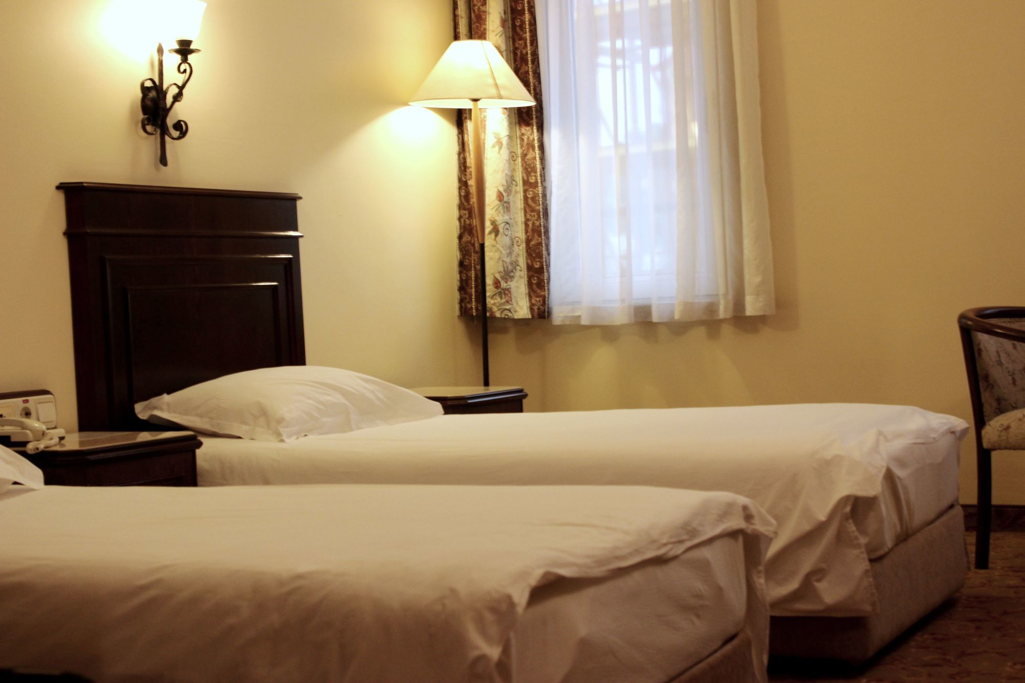 Montania Town Hotel Муданья Екстер'єр фото