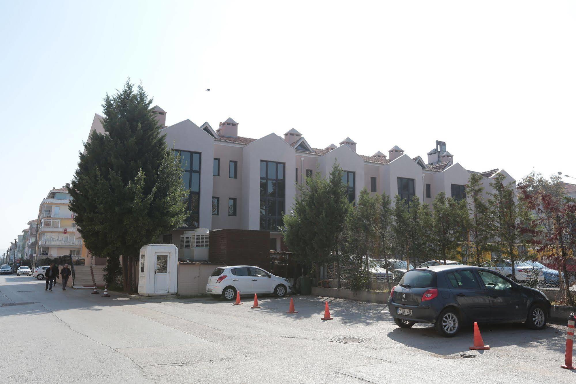 Montania Town Hotel Муданья Екстер'єр фото