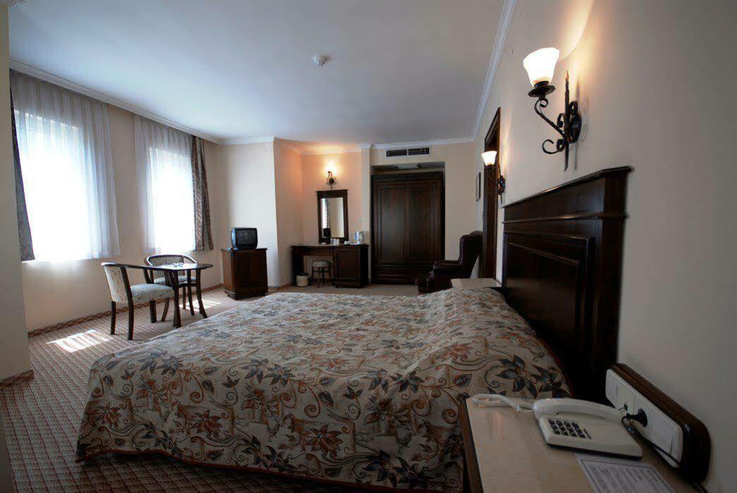 Montania Town Hotel Муданья Екстер'єр фото