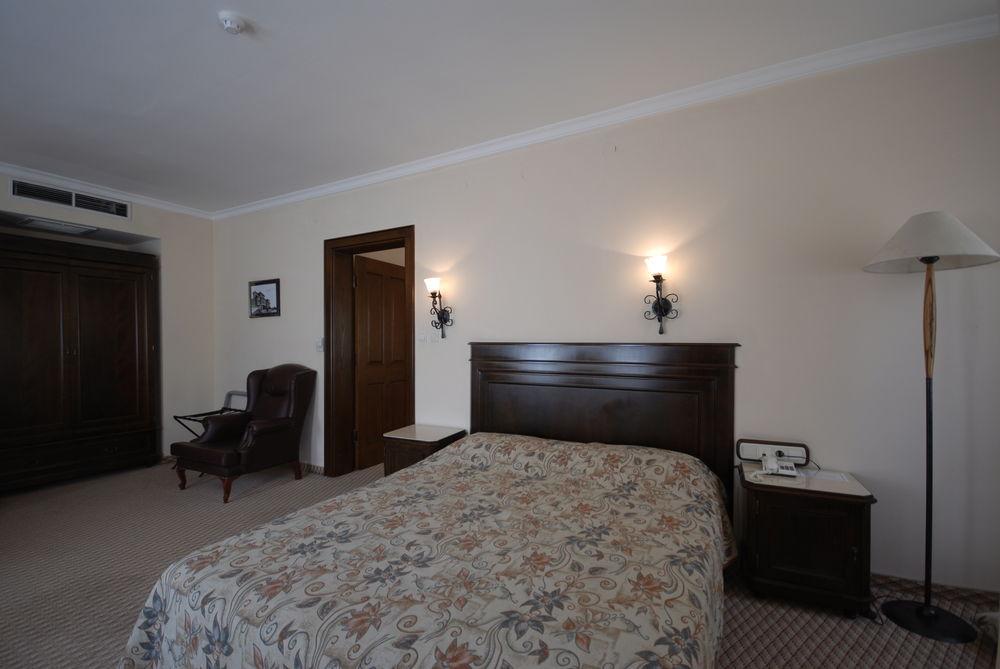 Montania Town Hotel Муданья Екстер'єр фото